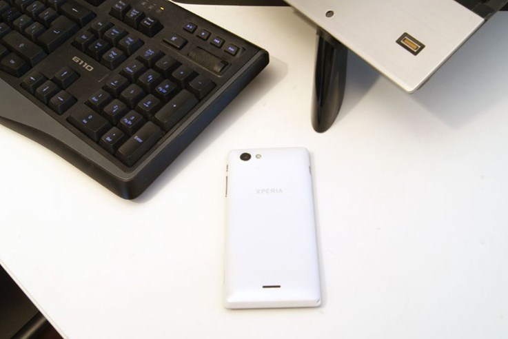 Sony Xperia J (4 ivan).jpg